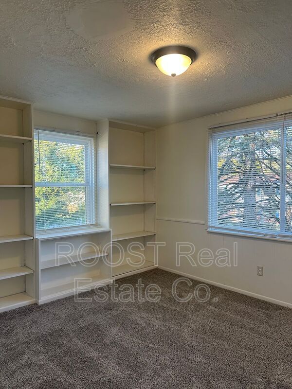 Building Photo - 3535 Panama Dr