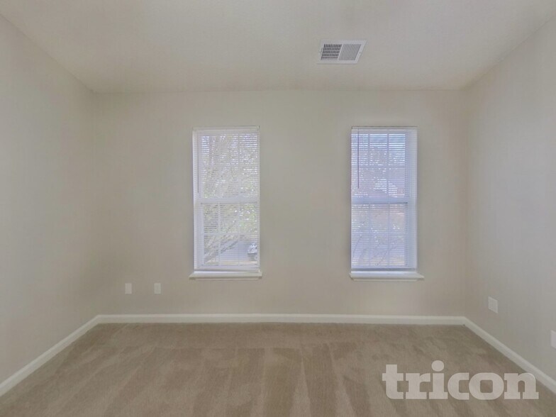 Building Photo - 13113 Woodland Farm Dr