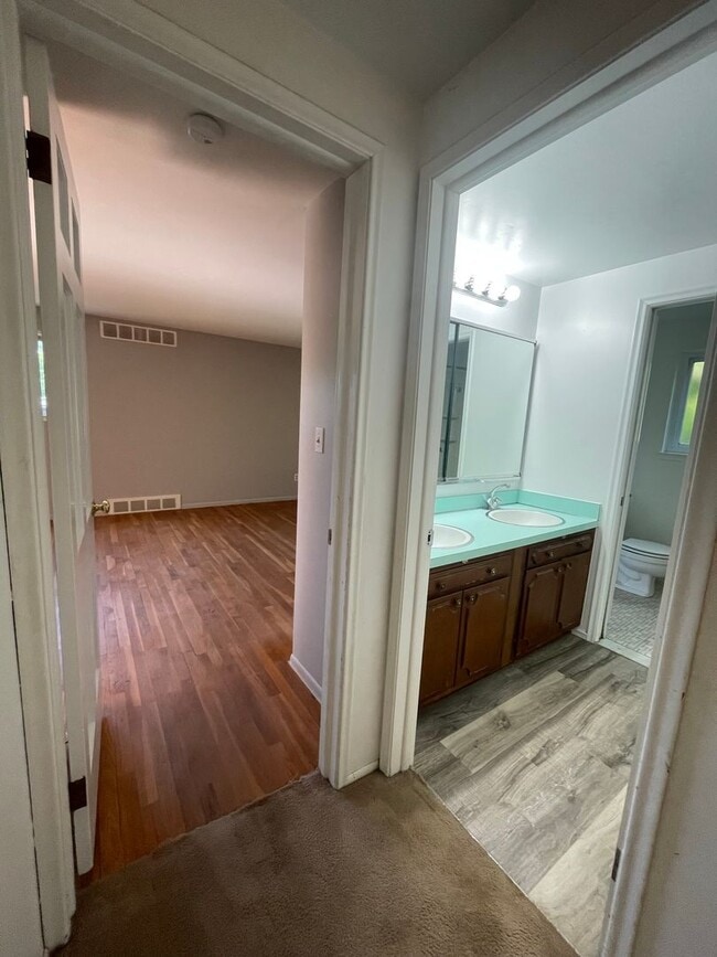 Building Photo - Spacious Four Bedroom Home Available Summer of 2026!