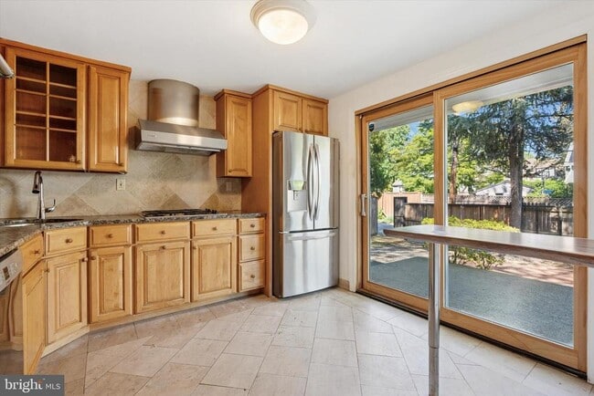 Building Photo - 433 Haverford Rd