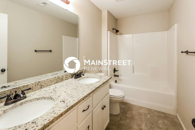 Building Photo - 4 Bedroom Pet-Friendly Home in Kansas City...