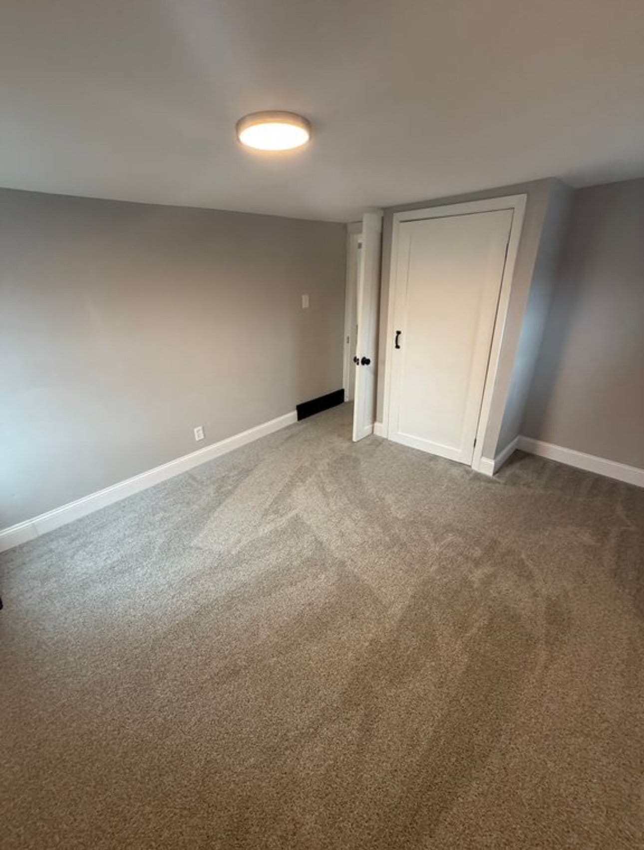 Building Photo - 9142 Main St