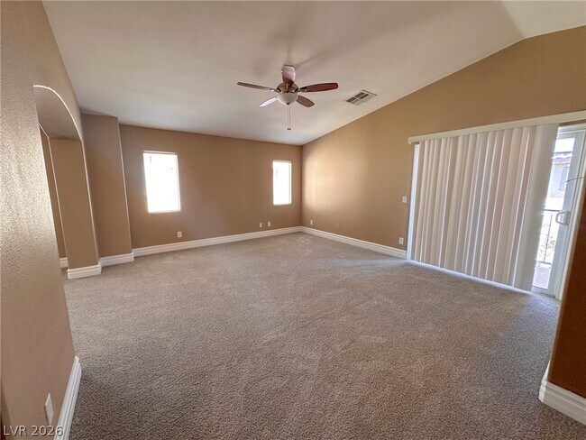 Building Photo - 142 Castle Course Ave