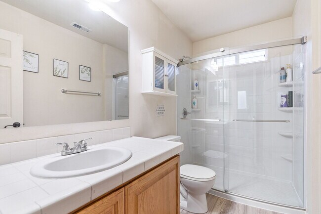 Building Photo - 4127 McKinley St NE