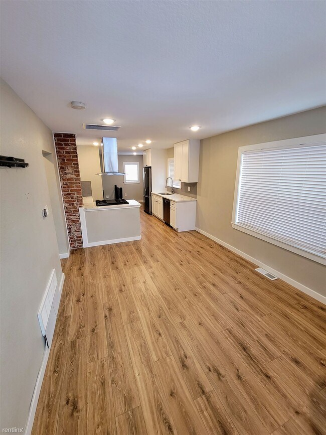 Building Photo - 3 br, 2 bath House - 3326 Steele Street