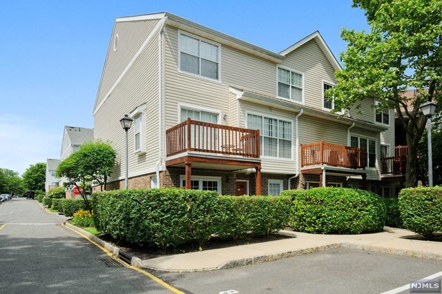 Building Photo - 1428 Westgate Dr
