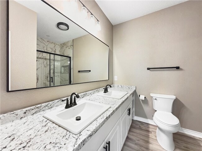 Building Photo - 1305 W Villa Maria Rd