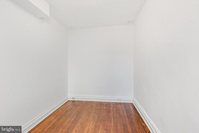 Building Photo - 821 N Bambrey St