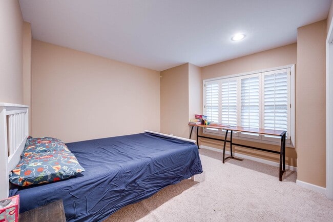 Building Photo - Luxury Rental: Chef’s Kitchen, Hot Tub & Room to Entertain