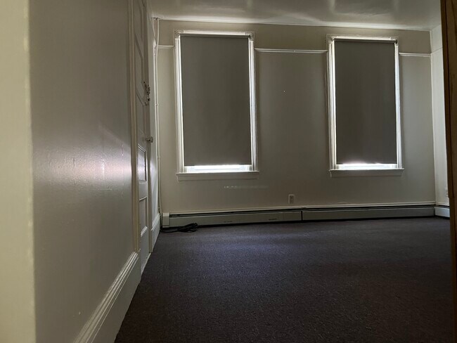 Building Photo - 42 Elm St