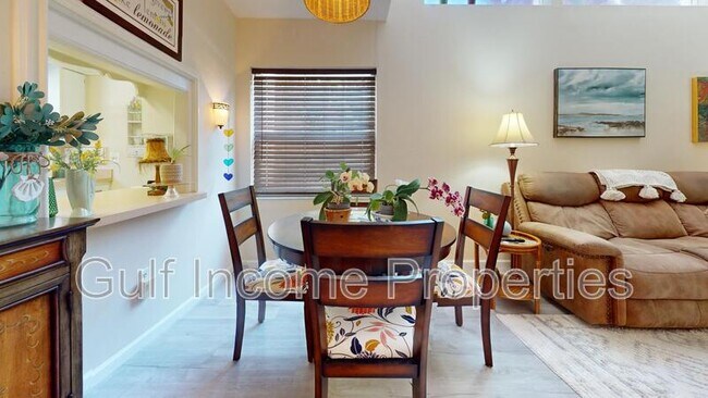 Building Photo - 5037 Village Garden Dr