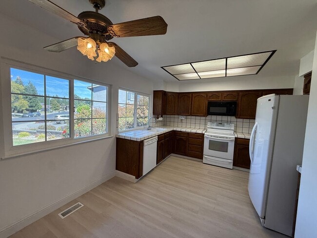 Building Photo - 3537 Augusta Ct