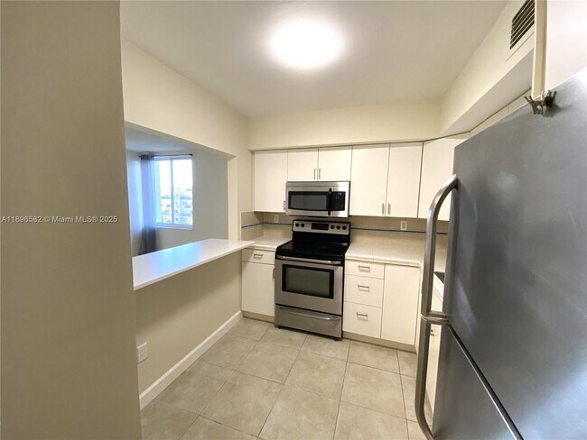 Building Photo - 250 180th Dr