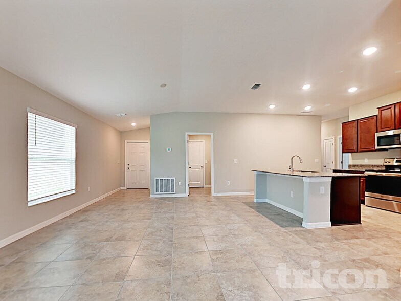 Building Photo - 1618 Broad Winged Hawk Dr