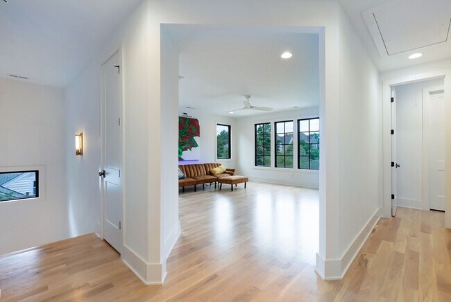 Building Photo - 3733 Estes Rd