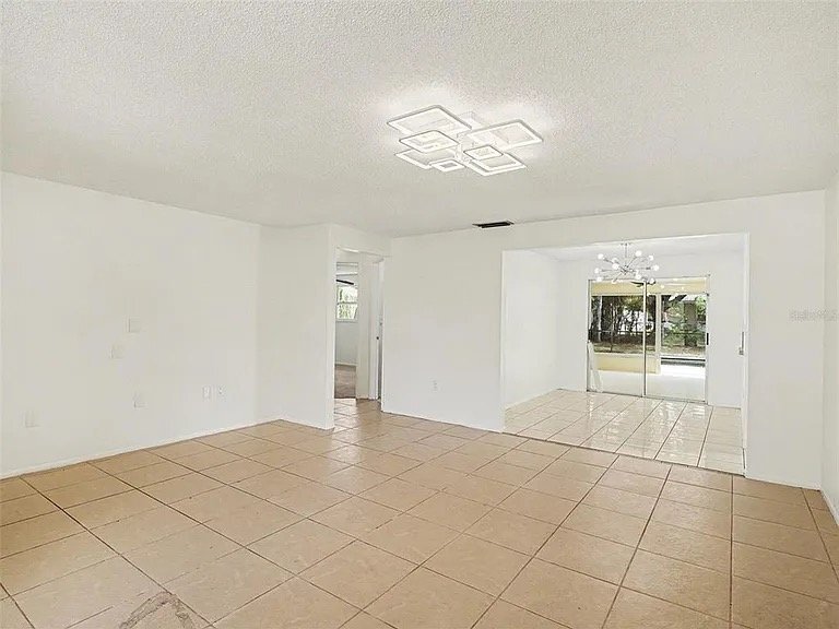 Building Photo - 4037 Maverick Ave