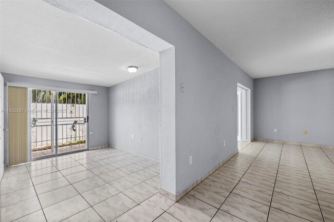 Building Photo - 2028 SW 103rd Ct