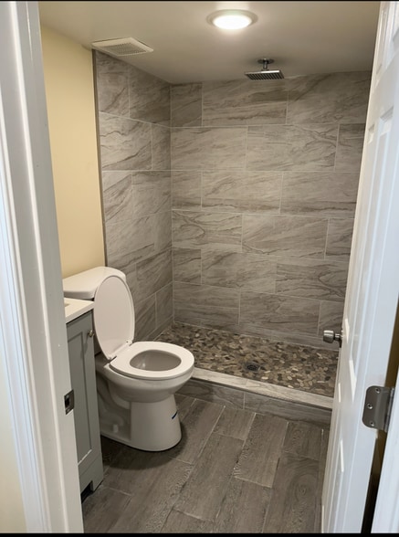 Building Photo - 1033 S 55th St