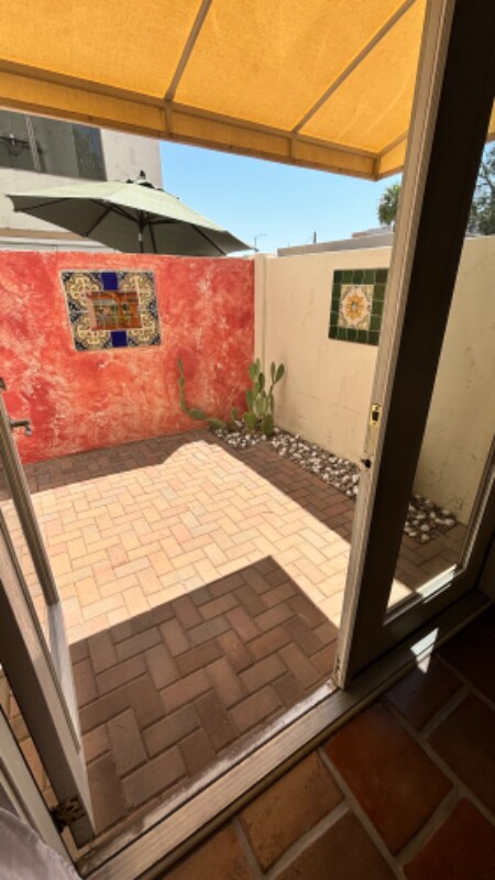 Building Photo - 7023 E 4th St