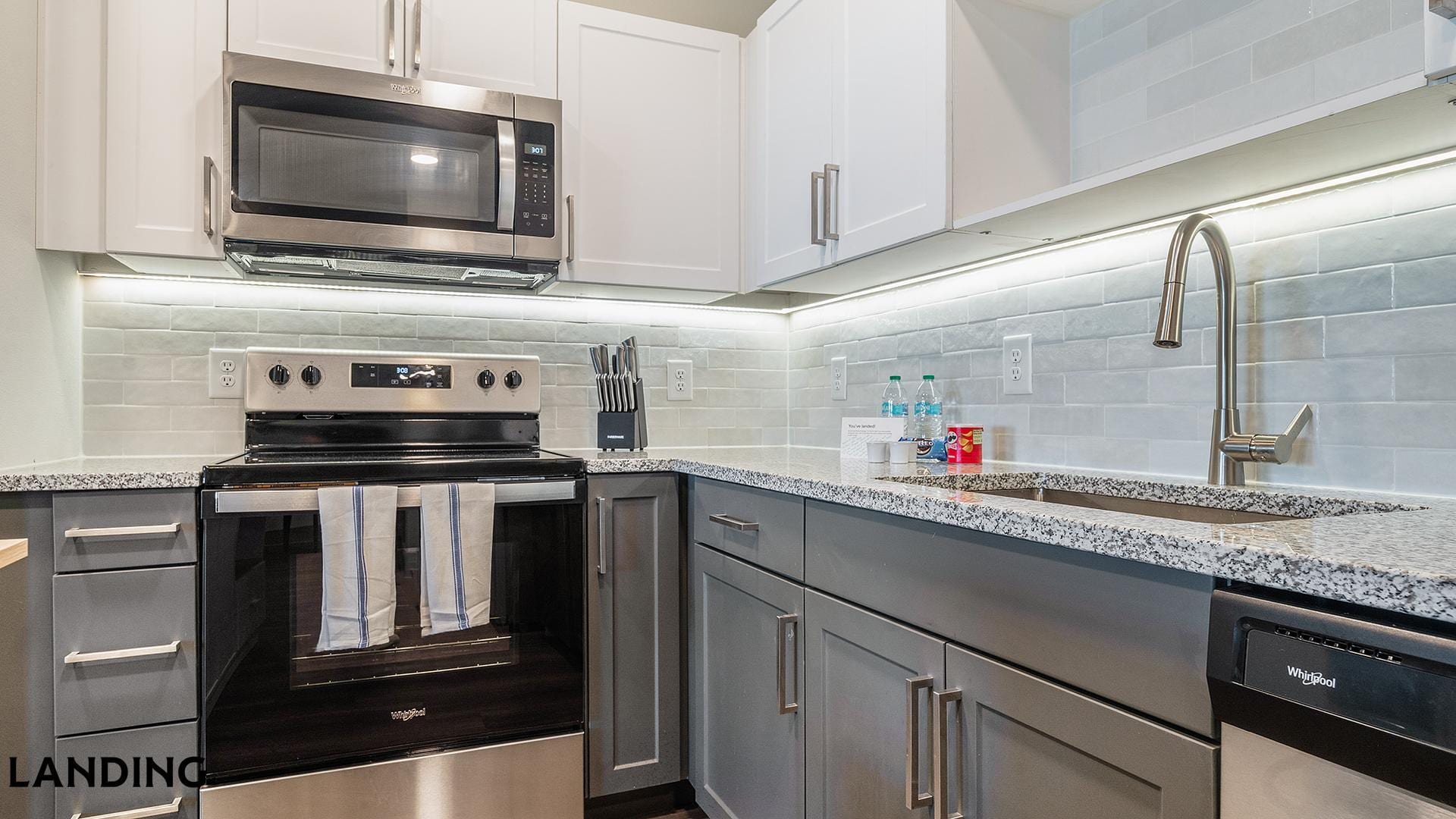 Building Photo - 2995 Railside Lp