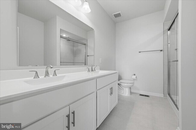 Building Photo - 148 Huntwell W Ave