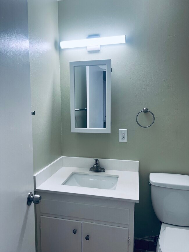 Building Photo - 2124 90th Ave