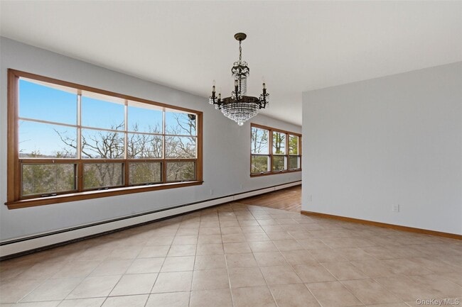 Building Photo - 27 Allapartus Cir