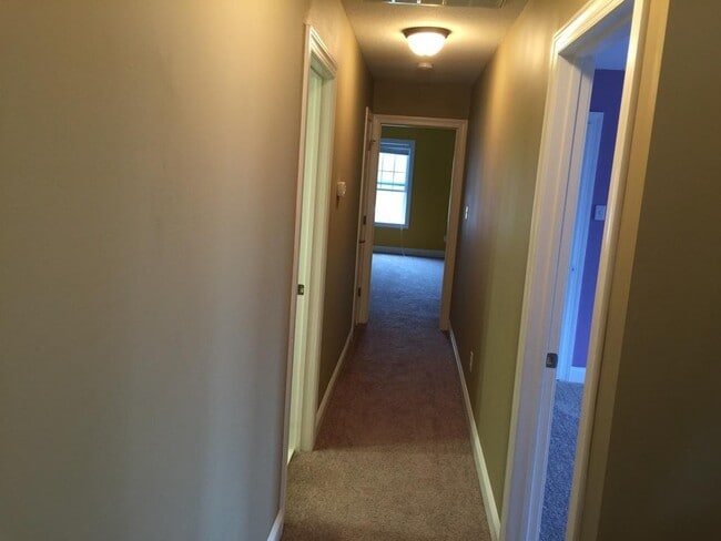 Building Photo - 4 BR 2.5 BA Sterling Farms