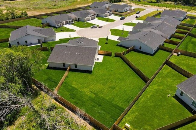 Building Photo - 518-520 W. 50th Ct. S.