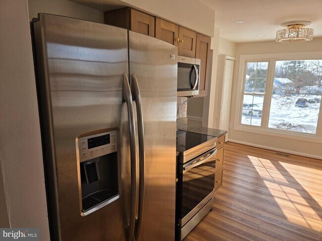 Building Photo - 10217 McKean Ct