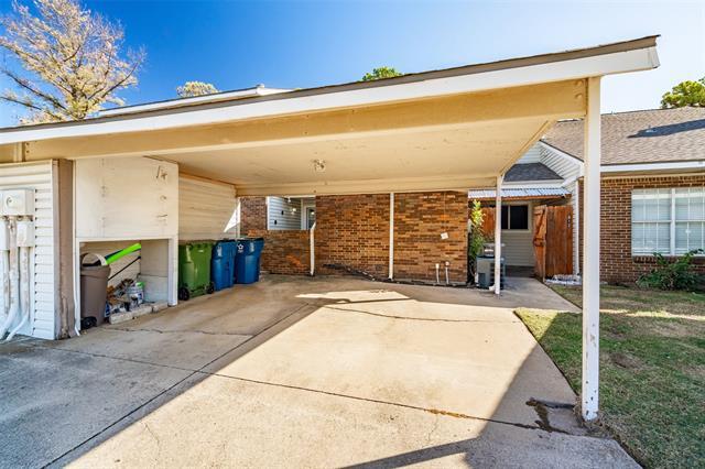 Building Photo - 812 Creekside Dr