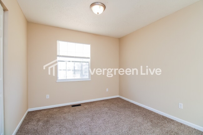 Building Photo - 425 Forest Grove Cir