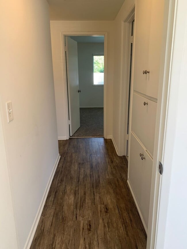 Building Photo - Pool Home with Fireplace & 2-Car Garage