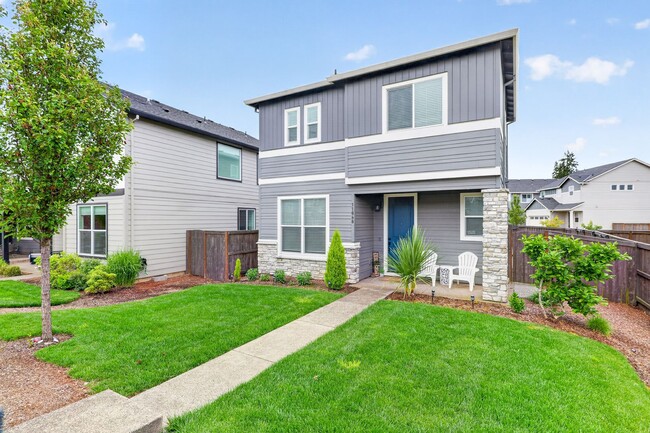 Building Photo - Modern Happy Valley Home with Open-Concept Living & Private Yard