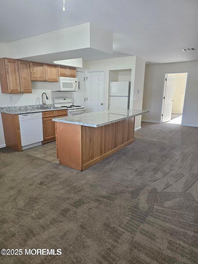 Building Photo - 290 US-9