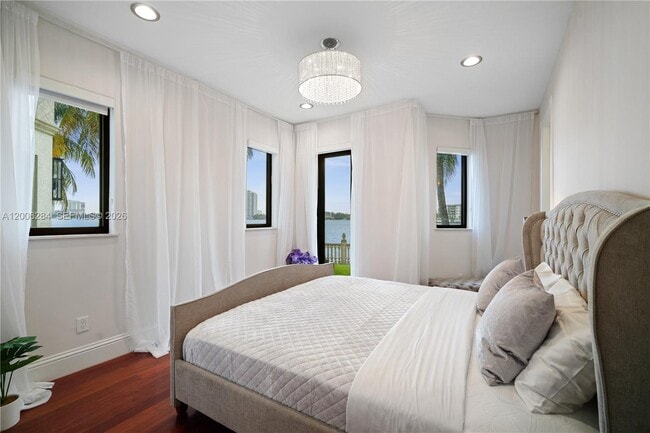 Building Photo - 3300 NE 171 St