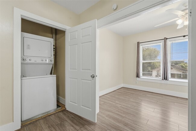 Building Photo - 4201 Woodleigh St
