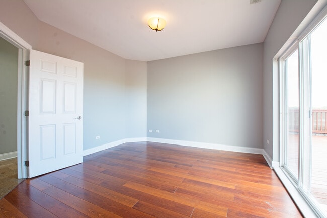 Building Photo - 2801 W Ardmore Ave