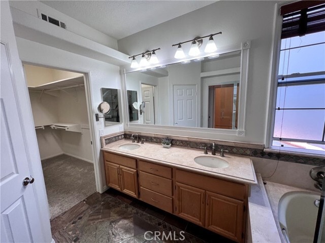 Building Photo - 28038 Via De Costa