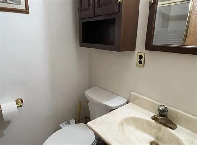 Building Photo - ELEGANT BYERS HOME