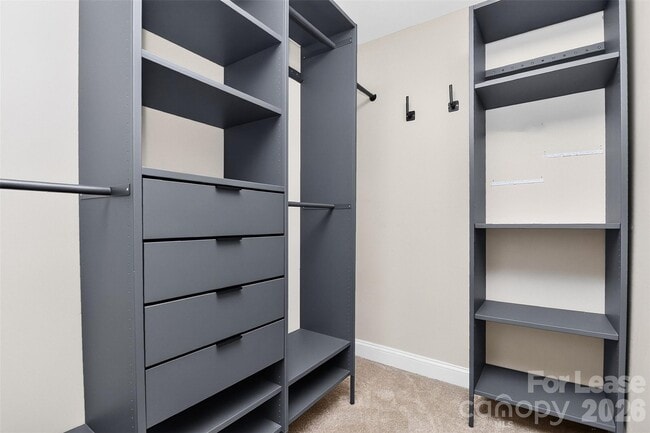 Building Photo - 549 Daventry Ct