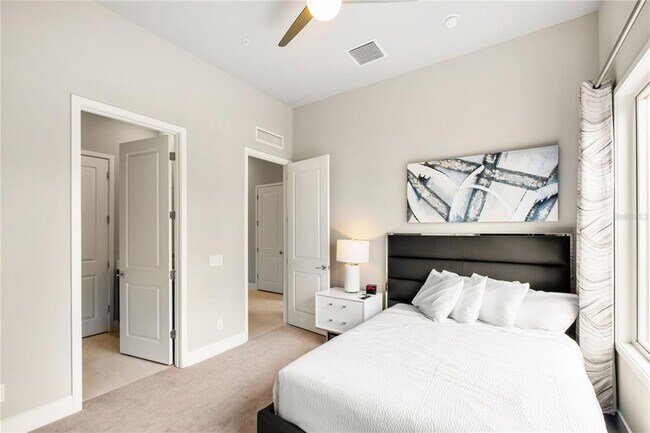 Building Photo - 7770 Sandy Ridge Dr