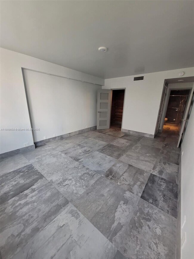 Building Photo - 3301 NE 5th Ave