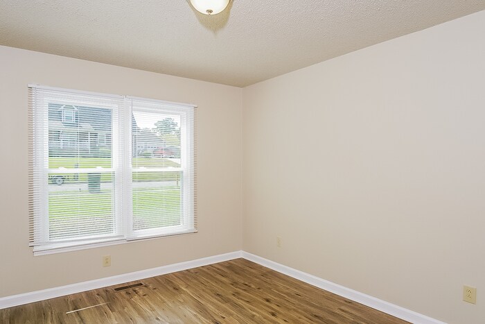 Building Photo - 115 Amethyst Dr