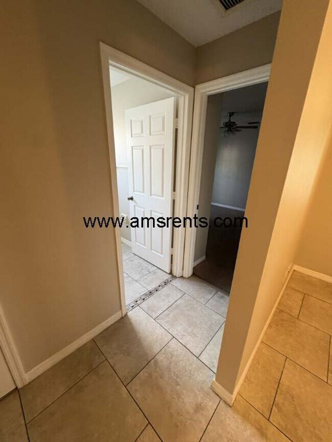 Building Photo - Spacious 3 bedroom House in Indian Ridge Villas