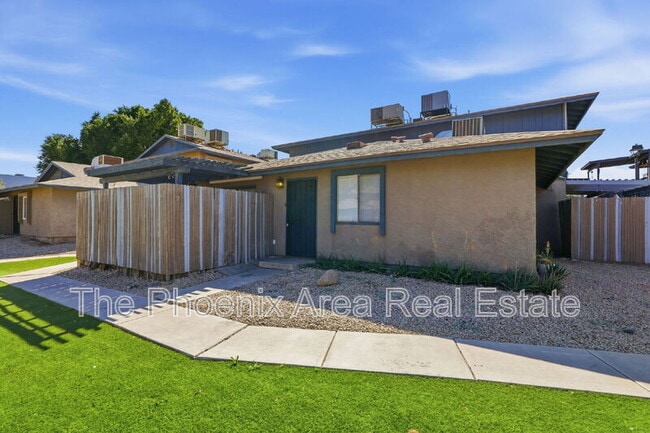 Building Photo - 286 W Palomino Dr