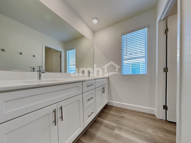 Building Photo - 9230 River Owl Ct