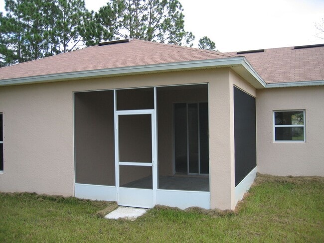 Building Photo - 4/2/2 With screened in porch in Indian Trails area!