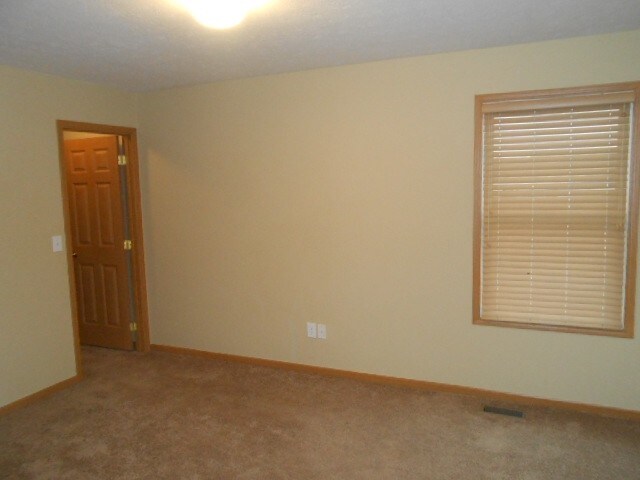 Building Photo - 485 Sycamore Creek St