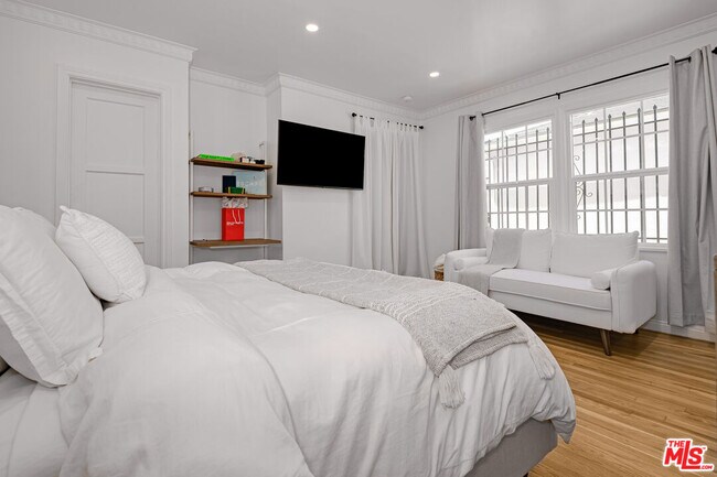 Building Photo - 407 Shirley Pl